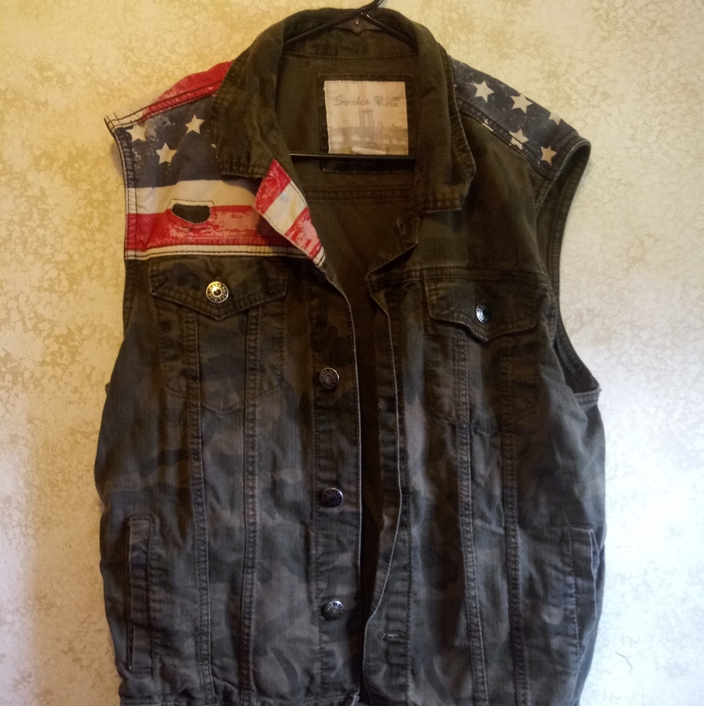 Smoke Rise Jeans Camo Flag Distressed Vest L